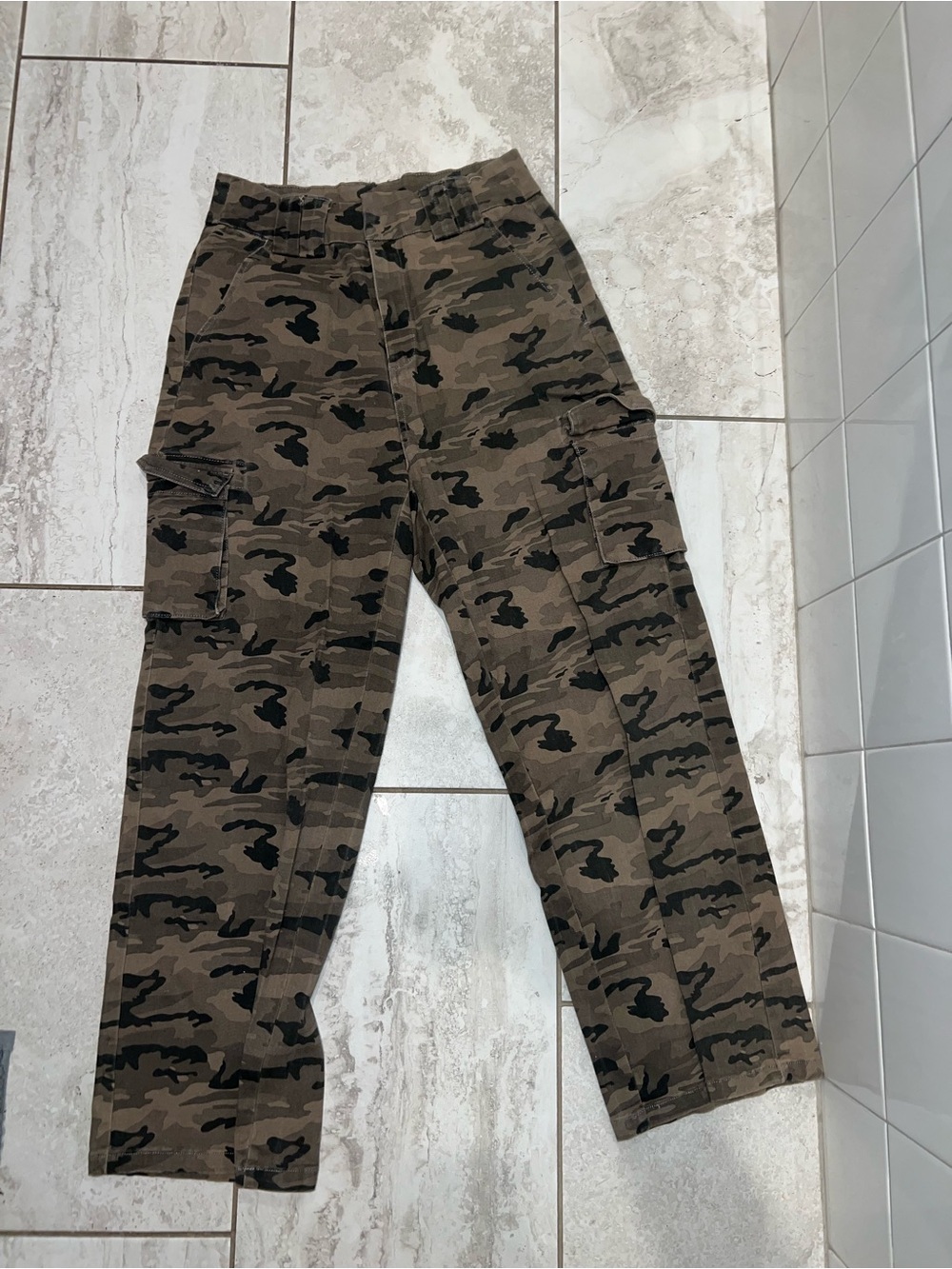 Women’s Camouflage Cargo Pants - Olive Camo